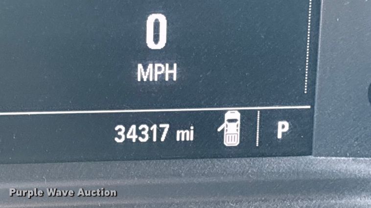 image for item FI0115 2022 Chevrolet Silverado 3500HD Crew Cab flatbed truck