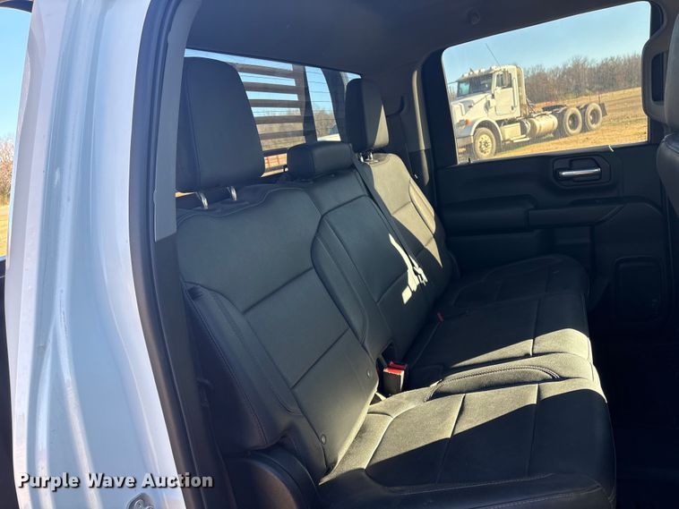 image for item FI0115 2022 Chevrolet Silverado 3500HD Crew Cab flatbed truck