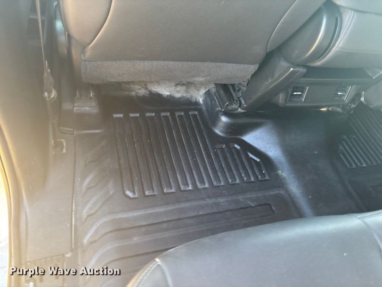 image for item FI0115 2022 Chevrolet Silverado 3500HD Crew Cab flatbed truck