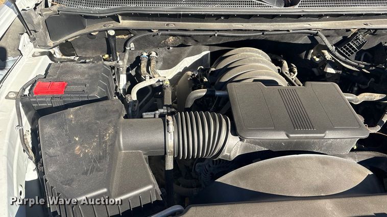 image for item FI0115 2022 Chevrolet Silverado 3500HD Crew Cab flatbed truck