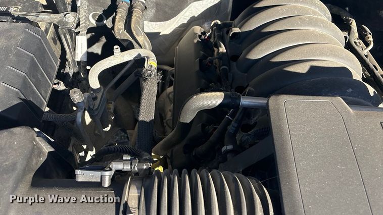 image for item FI0115 2022 Chevrolet Silverado 3500HD Crew Cab flatbed truck