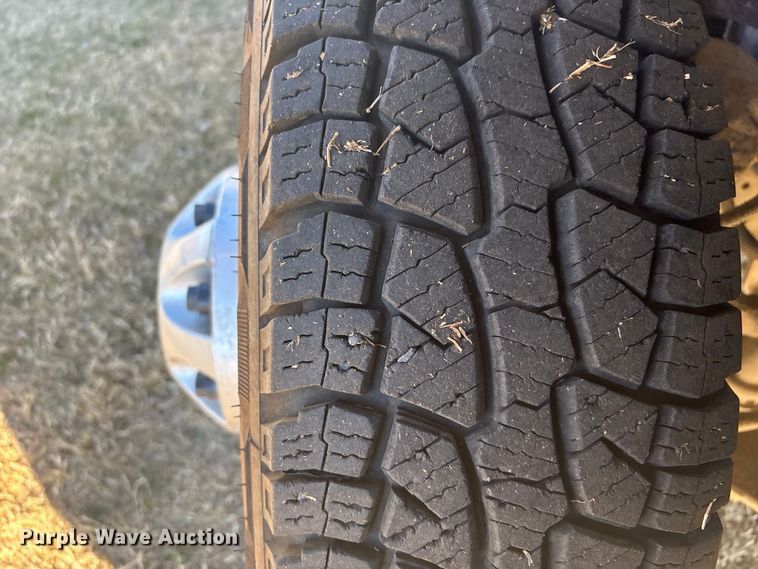 image for item FI0115 2022 Chevrolet Silverado 3500HD Crew Cab flatbed truck