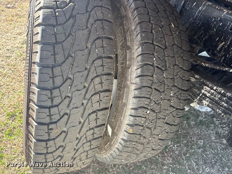 image for item FI0115 2022 Chevrolet Silverado 3500HD Crew Cab flatbed truck