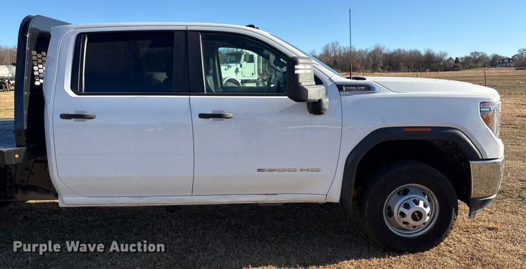 image for item FI0116 2020 GMC Sierra 3500HD Crew Cab flatbed pickup truck