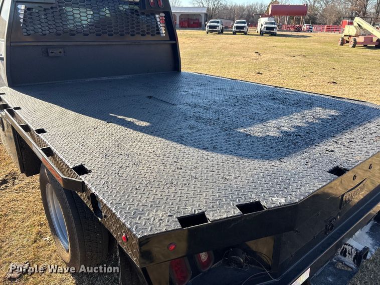 image for item FI0116 2020 GMC Sierra 3500HD Crew Cab flatbed pickup truck