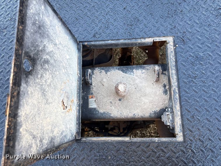 image for item FI0116 2020 GMC Sierra 3500HD Crew Cab flatbed pickup truck