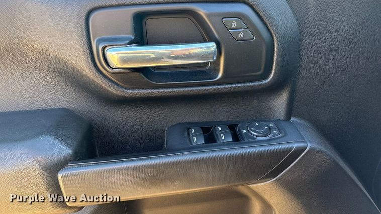 image for item FI0116 2020 GMC Sierra 3500HD Crew Cab flatbed pickup truck