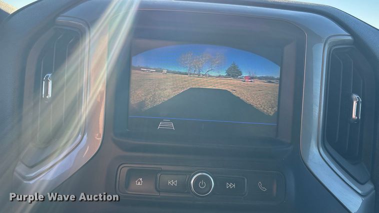 image for item FI0116 2020 GMC Sierra 3500HD Crew Cab flatbed pickup truck