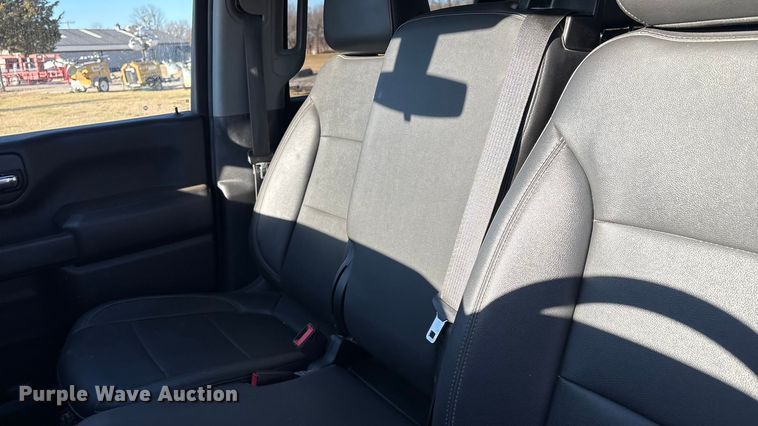 image for item FI0116 2020 GMC Sierra 3500HD Crew Cab flatbed pickup truck