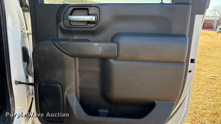 image for item FI0116 2020 GMC Sierra 3500HD Crew Cab flatbed pickup truck