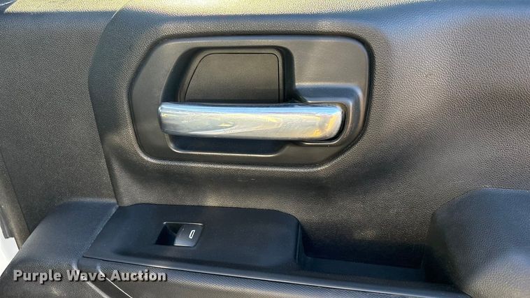 image for item FI0116 2020 GMC Sierra 3500HD Crew Cab flatbed pickup truck