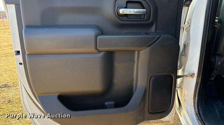 image for item FI0116 2020 GMC Sierra 3500HD Crew Cab flatbed pickup truck