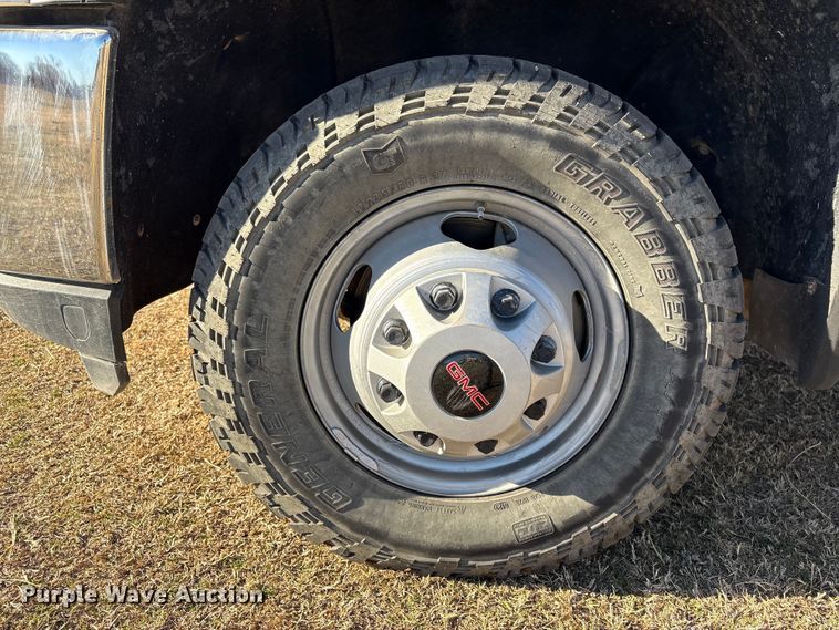 image for item FI0116 2020 GMC Sierra 3500HD Crew Cab flatbed pickup truck