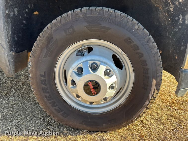 image for item FI0116 2020 GMC Sierra 3500HD Crew Cab flatbed pickup truck