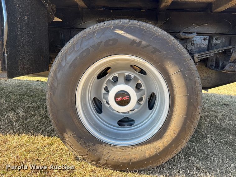 image for item FI0116 2020 GMC Sierra 3500HD Crew Cab flatbed pickup truck