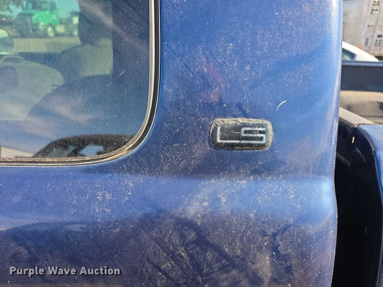 image for item FI0702 2000 Chevrolet Silverado 1500 Ext. Cab pickup truck