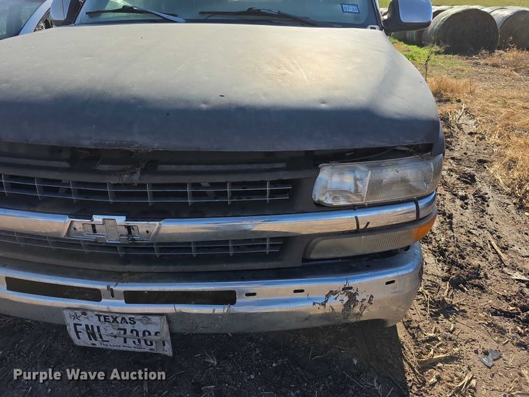 image for item FI0702 2000 Chevrolet Silverado 1500 Ext. Cab pickup truck