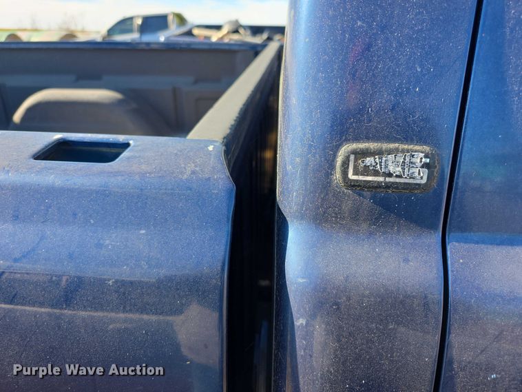 image for item FI0702 2000 Chevrolet Silverado 1500 Ext. Cab pickup truck