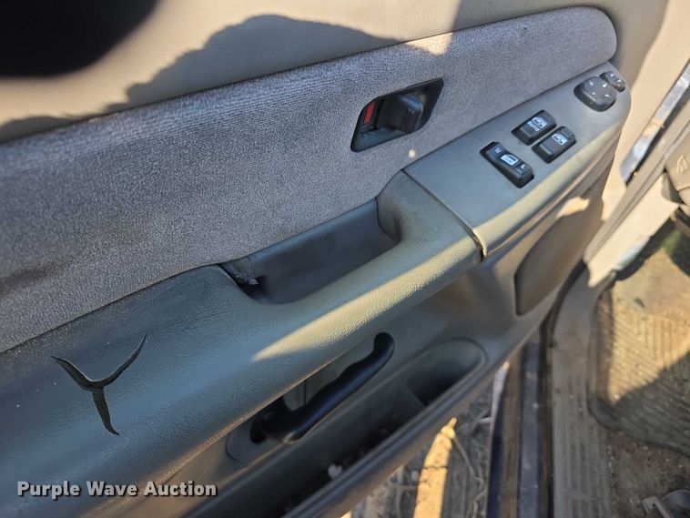 image for item FI0702 2000 Chevrolet Silverado 1500 Ext. Cab pickup truck