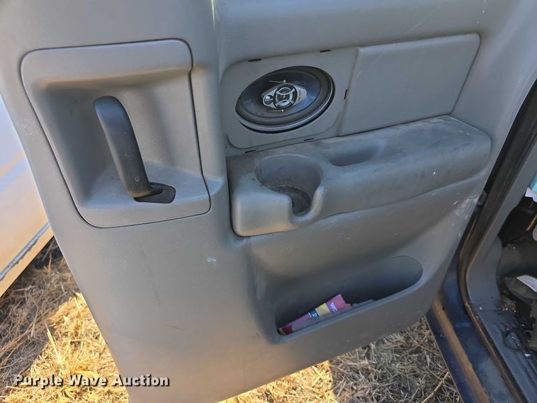 image for item FI0702 2000 Chevrolet Silverado 1500 Ext. Cab pickup truck