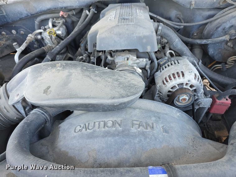 image for item FI0702 2000 Chevrolet Silverado 1500 Ext. Cab pickup truck