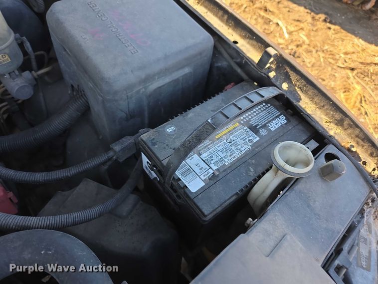 image for item FI0702 2000 Chevrolet Silverado 1500 Ext. Cab pickup truck