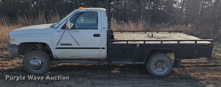image for item FI0736 1998 Dodge Ram 3500 flatbed pickup truck