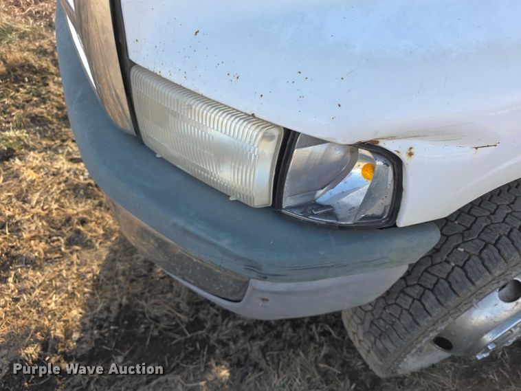 image for item FI0736 1998 Dodge Ram 3500 flatbed pickup truck