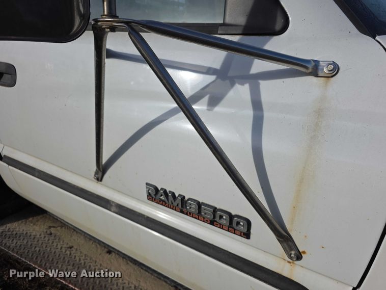 image for item FI0736 1998 Dodge Ram 3500 flatbed pickup truck