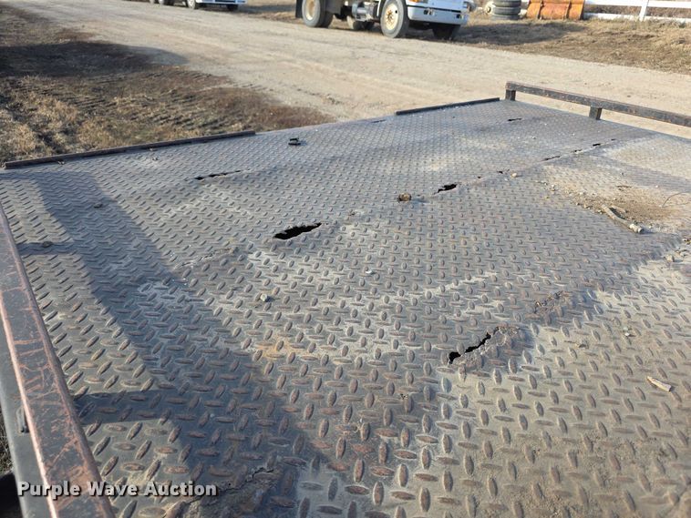 image for item FI0736 1998 Dodge Ram 3500 flatbed pickup truck