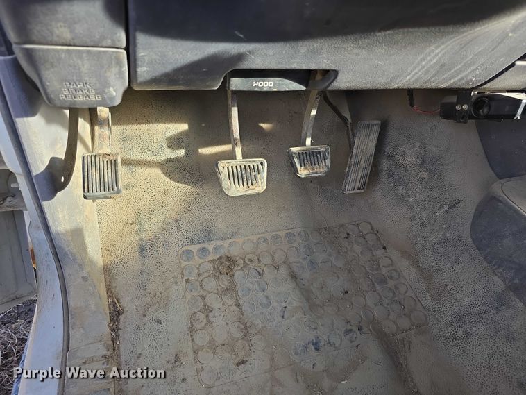 image for item FI0736 1998 Dodge Ram 3500 flatbed pickup truck