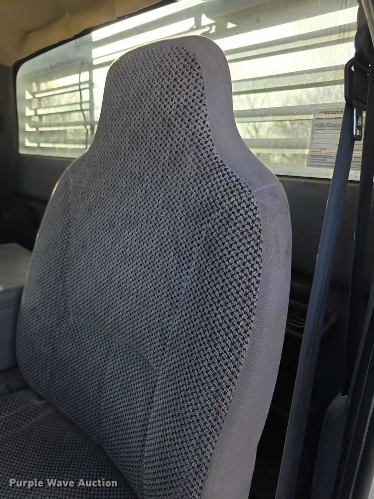 image for item FI0736 1998 Dodge Ram 3500 flatbed pickup truck