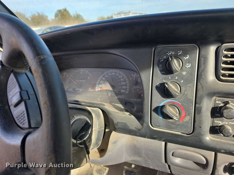 image for item FI0736 1998 Dodge Ram 3500 flatbed pickup truck