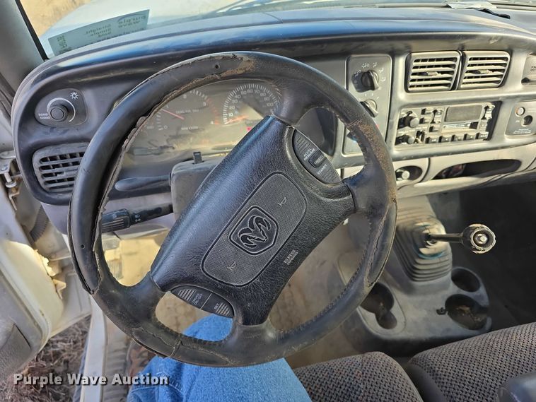 image for item FI0736 1998 Dodge Ram 3500 flatbed pickup truck