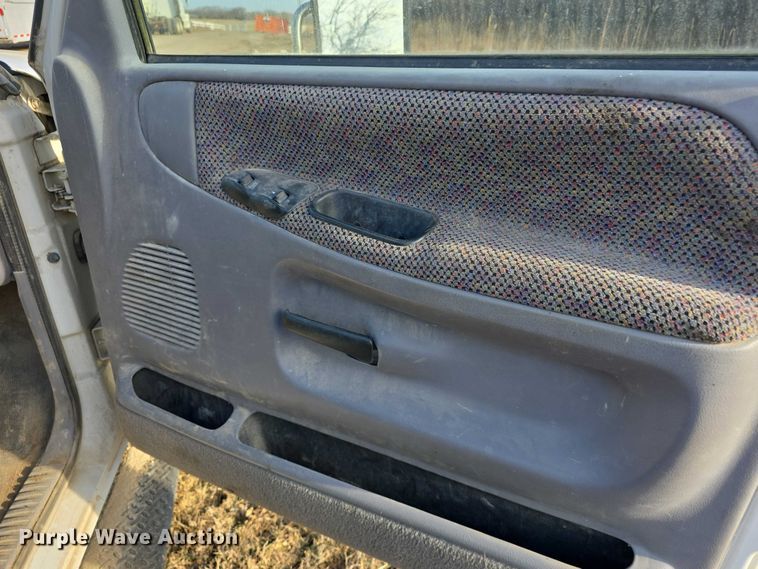 image for item FI0736 1998 Dodge Ram 3500 flatbed pickup truck