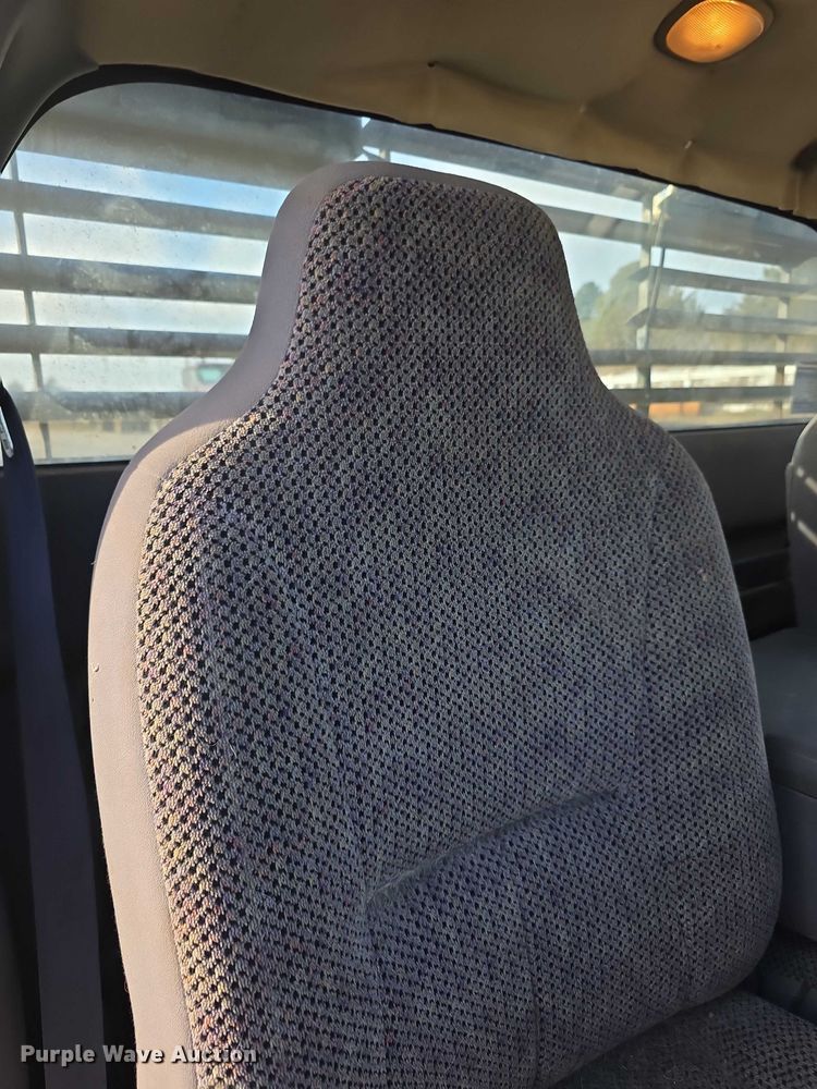 image for item FI0736 1998 Dodge Ram 3500 flatbed pickup truck