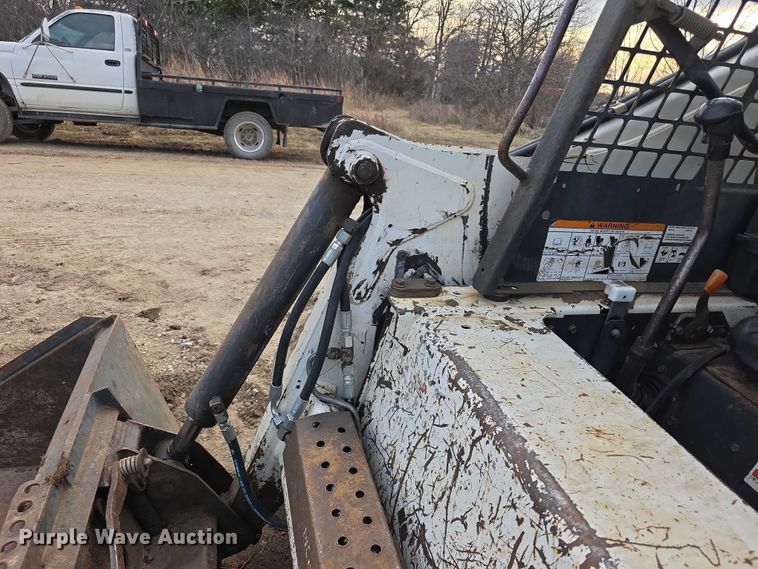 image for item FI0737 1998 Bobcat 873 skid steer loader