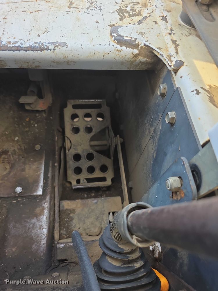 image for item FI0737 1998 Bobcat 873 skid steer loader