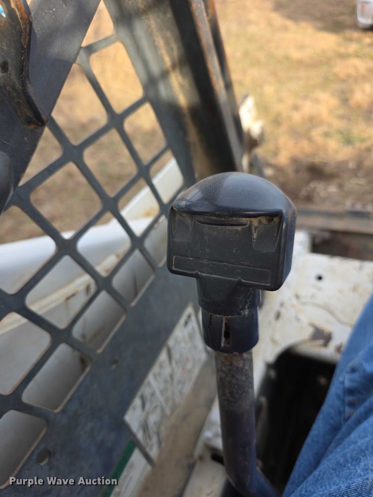 image for item FI0737 1998 Bobcat 873 skid steer loader