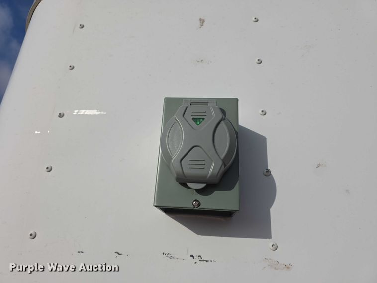 image for item FI0758 2014 Arising 714VTRW food trailer