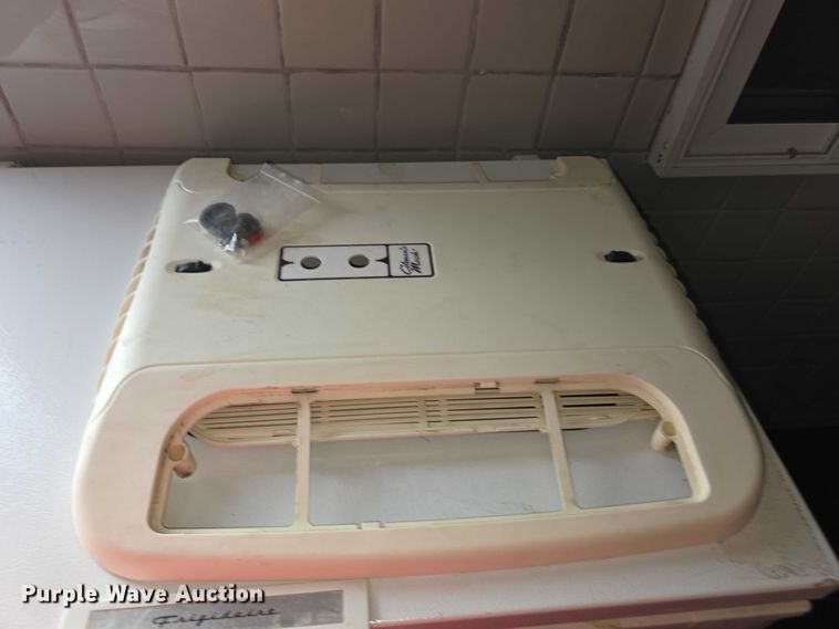 image for item FI0758 2014 Arising 714VTRW food trailer