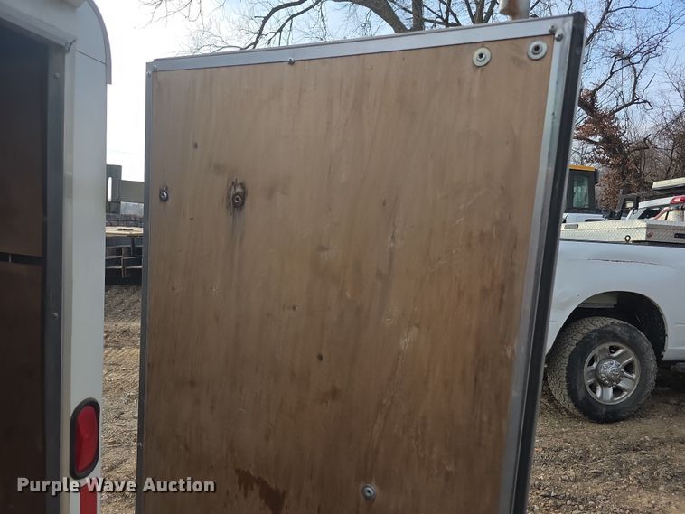 image for item FI0814 2004 Haulmark Transport DLX enclosed cargo trailer