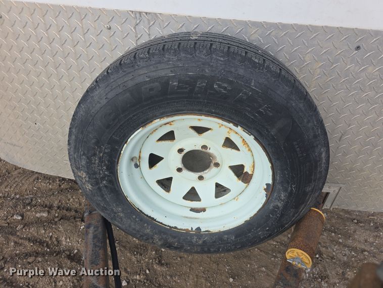 image for item FI0814 2004 Haulmark Transport DLX enclosed cargo trailer