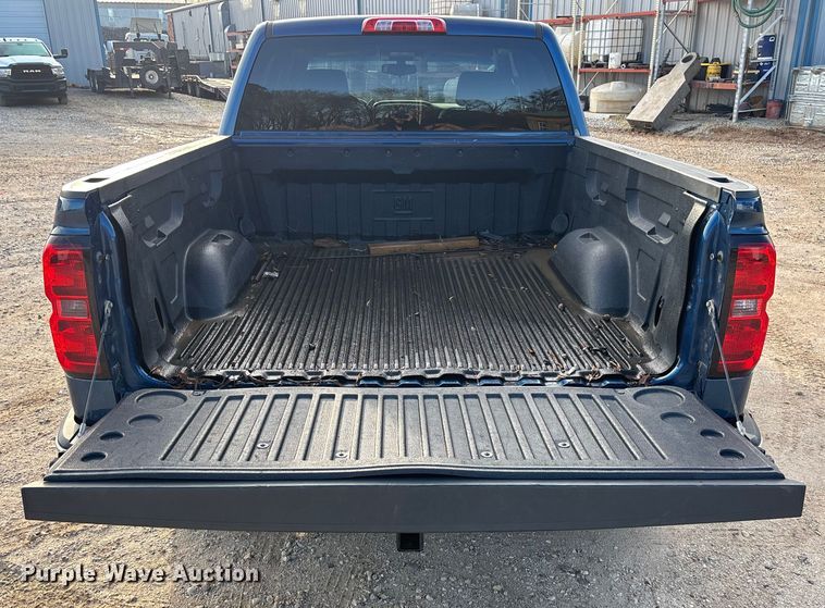 image for item FI1606 2015 Chevrolet Silverado 1500 Crew Cab pickup truck