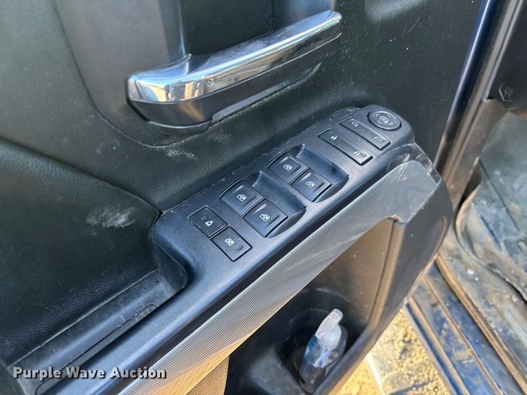 image for item FI1606 2015 Chevrolet Silverado 1500 Crew Cab pickup truck