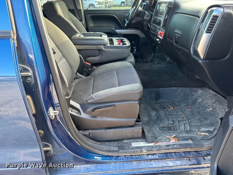 image for item FI1606 2015 Chevrolet Silverado 1500 Crew Cab pickup truck