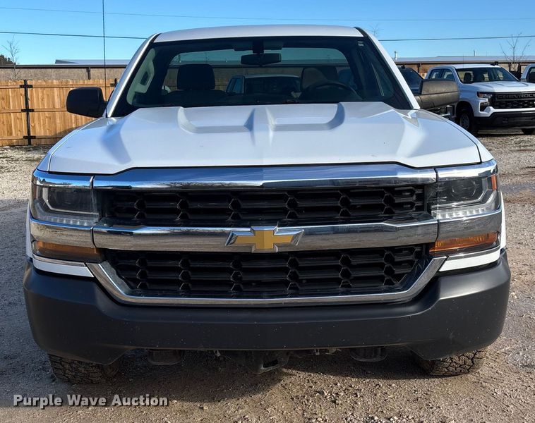 image for item FI1607 2018 Chevrolet Silverado 1500 pickup truck