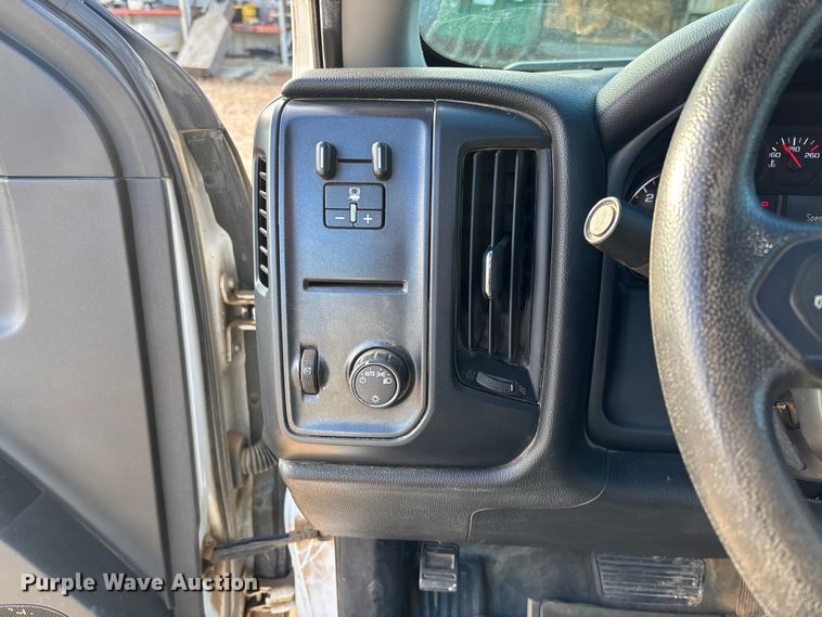 image for item FI1607 2018 Chevrolet Silverado 1500 pickup truck