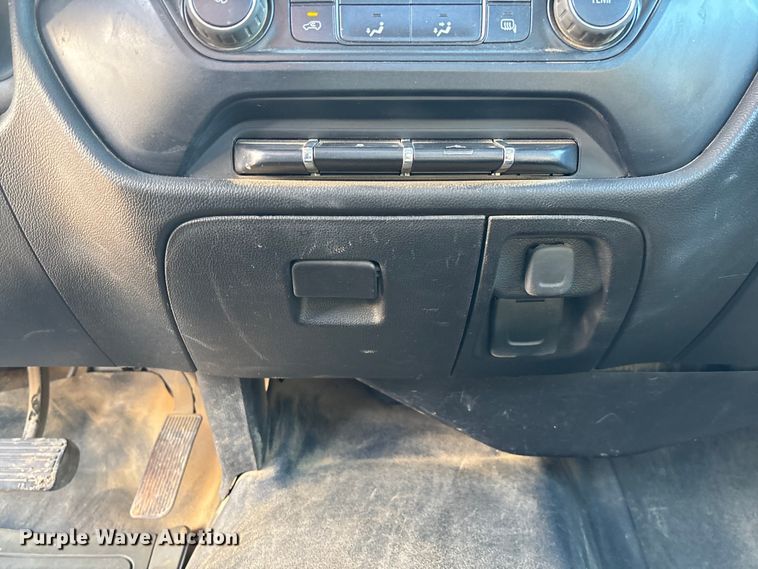 image for item FI1607 2018 Chevrolet Silverado 1500 pickup truck