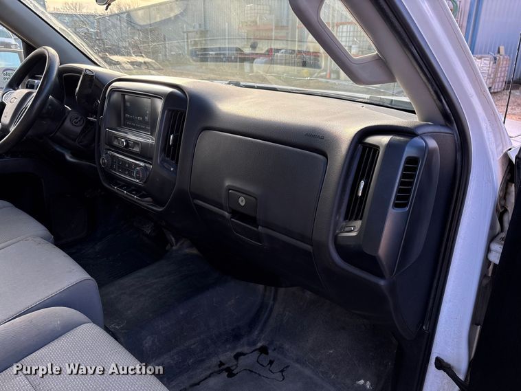 image for item FI1607 2018 Chevrolet Silverado 1500 pickup truck